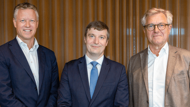 Acquisition de Five Cryogenics par Alfa Laval juillet 2025 Thomas Møller, Directeur de la Division Energie d’Alfa Laval ; Vincent Pourailly, Président de l’activité cryogénique de Fives ; Tom Erixon, PDG d’Alfa Laval